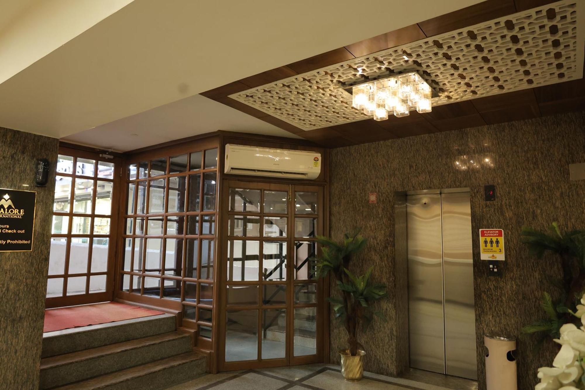Hotel Mangalore International Bagian luar foto