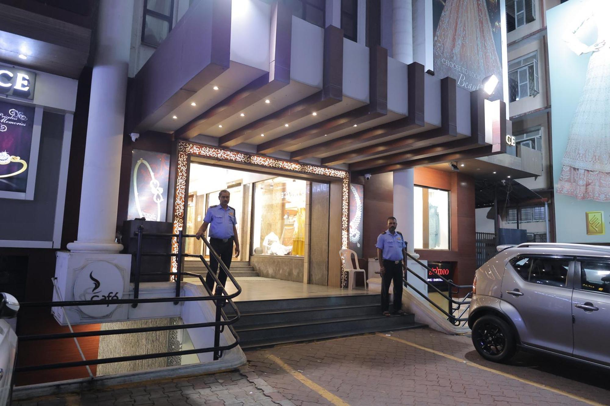 Hotel Mangalore International Bagian luar foto